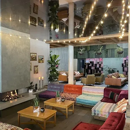 Отель Coolnest 4*