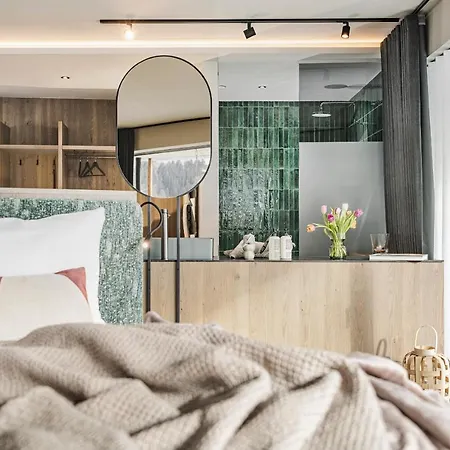 Отель Coolnest 4*