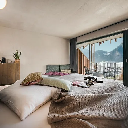 Coolnest Hotel 4*
