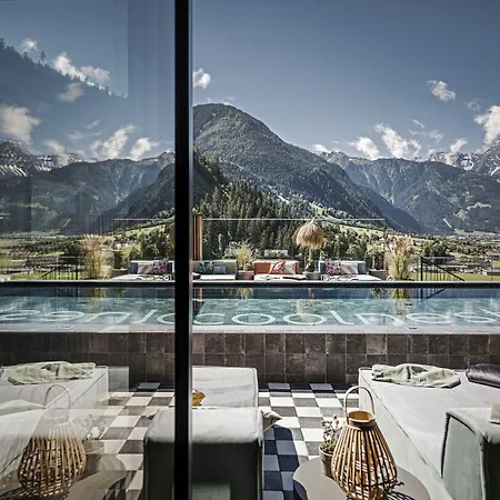 Coolnest Отель 4*