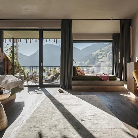 فندق كولنست 4*