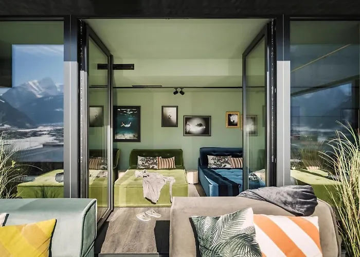 كولنست فندق 4*